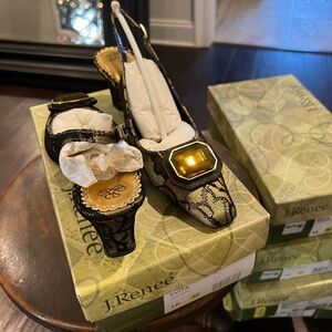 New J. Renee Evita Lace Satin ANQ Gold Heels